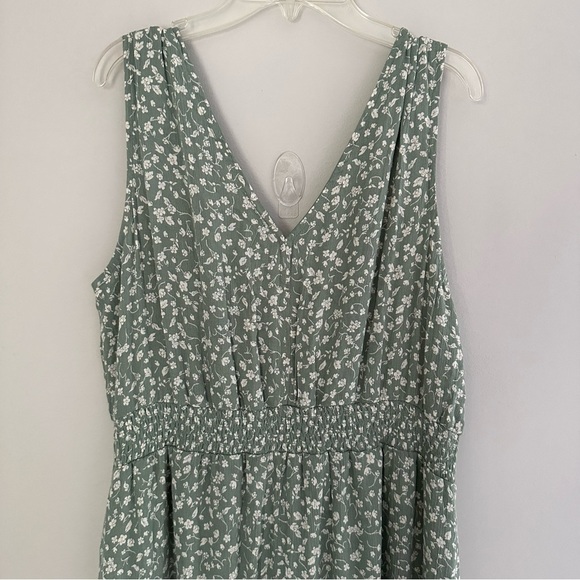 Tuchuzy Green and White Floral Maxi Dress V neck - Picture 3 of 7